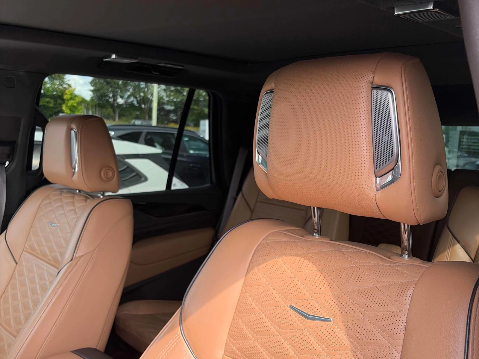 Cadillac Escalade * Sport * АВТОКРЕДИТ БЕЗ ПЪРВОНАЧАЛНА ВНОСКА* , снимка 10 - Автомобили и джипове - 55953695
