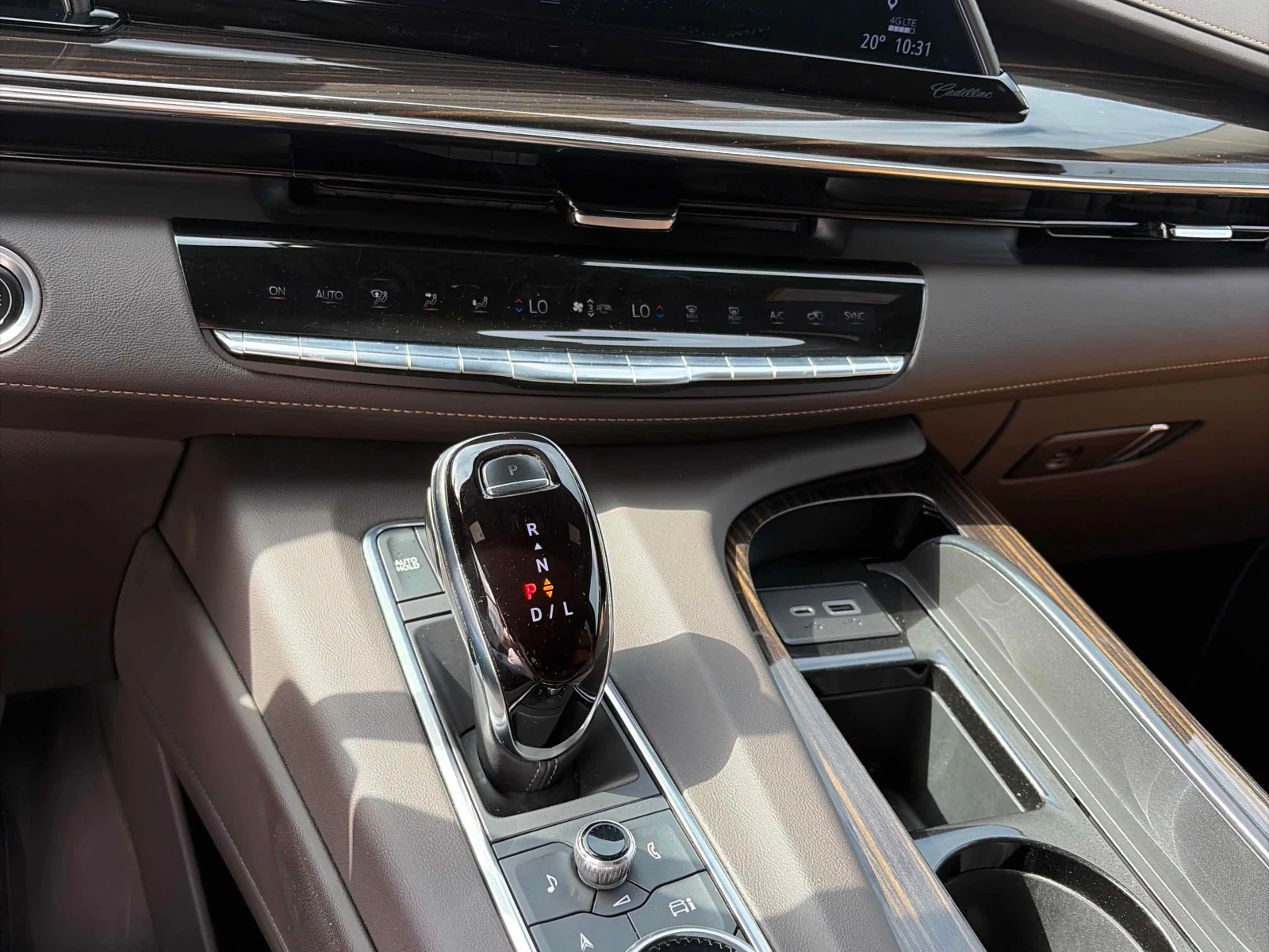 Cadillac Escalade * Sport * АВТОКРЕДИТ БЕЗ ПЪРВОНАЧАЛНА ВНОСКА* , снимка 9 - Автомобили и джипове - 55953695