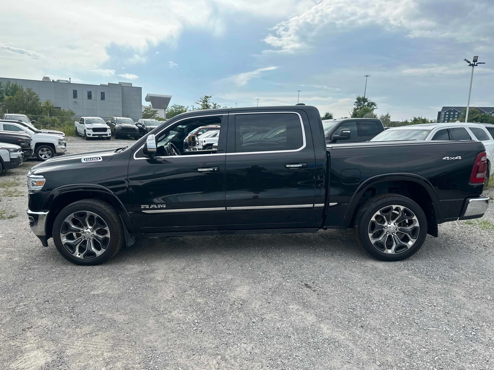 Dodge RAM 1500  Limited / 360 / HUD / Harman Kardon / Carfax, снимка 16 - Автомобили и джипове - 56149932