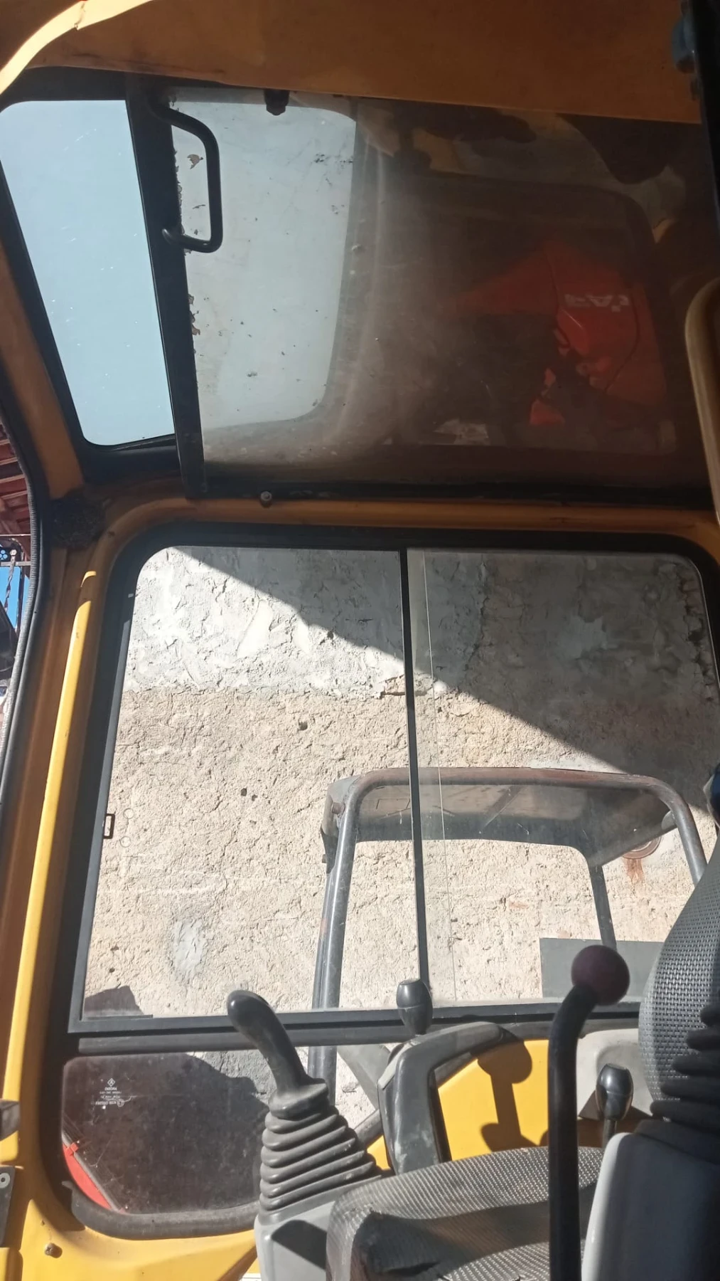 Багер Komatsu RC27R - изображение 6