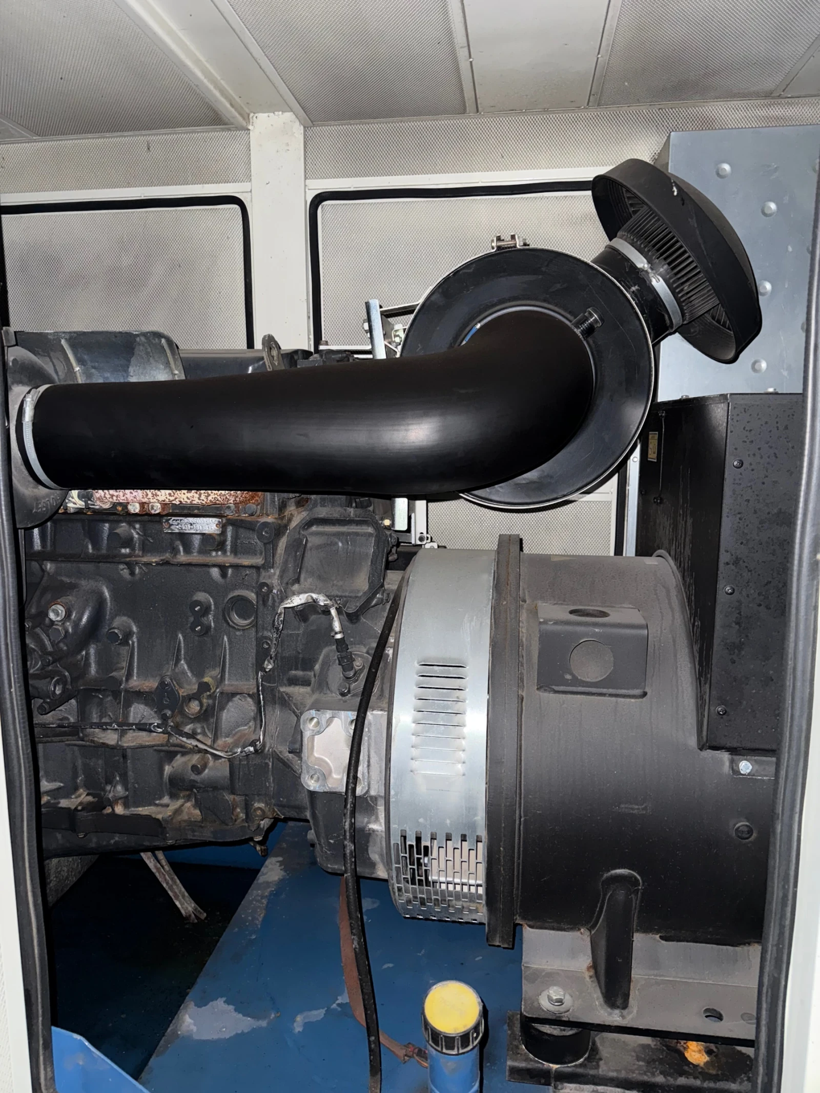 Допълнително оборудване Електроагрегат Дизелов генератор 440 kVA IVECO Sincro. , снимка 2 - Индустриална техника - 53975037