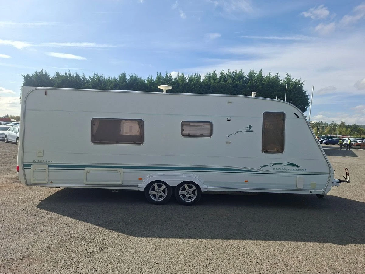 Каравана Swift 630 LUX, снимка 3 - Каравани и кемпери - 56076304