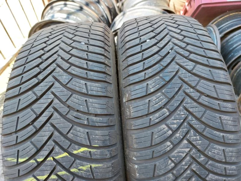 Гуми Летни 205/50R17.5, снимка 1 - Гуми и джанти - 41998904