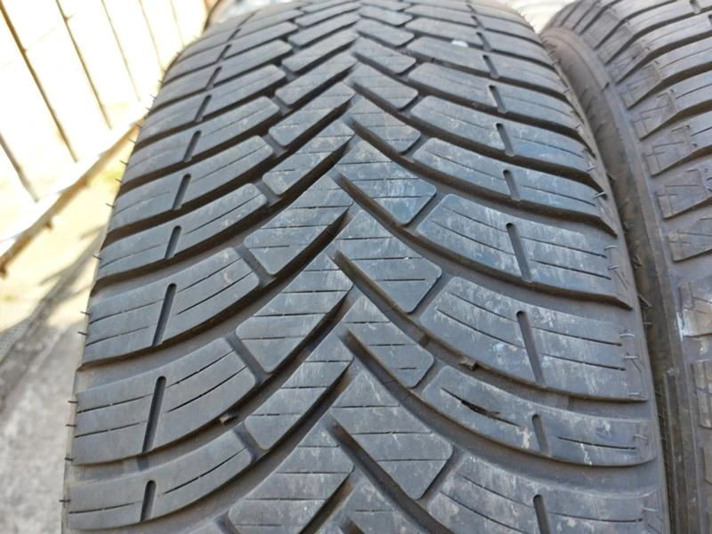 Гуми Летни 205/50R17.5, снимка 3 - Гуми и джанти - 41998904