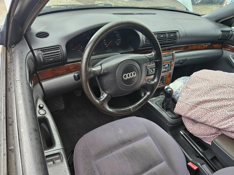 Audi A4 Комби, снимка 4 - Автомобили и джипове - 46921481