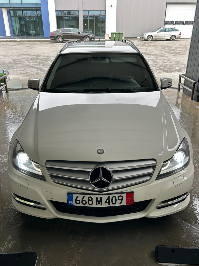 Mercedes-Benz C 220 Топ състояние, снимка 1 - Автомобили и джипове - 48471846