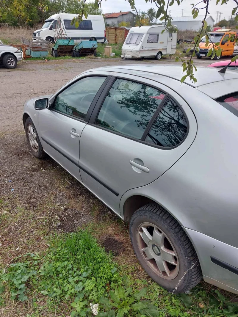 Seat Leon Газ 1.6 101, снимка 3 - Автомобили и джипове - 52078976