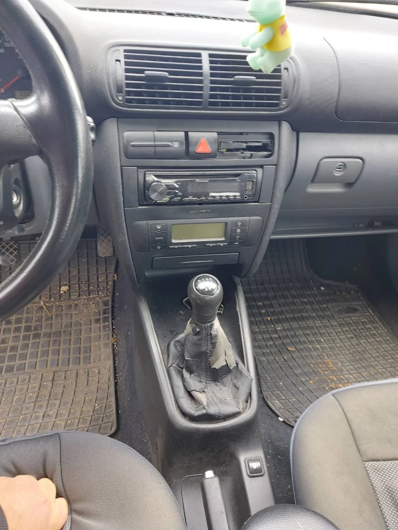 Seat Leon Газ 1.6 101, снимка 4 - Автомобили и джипове - 52078976