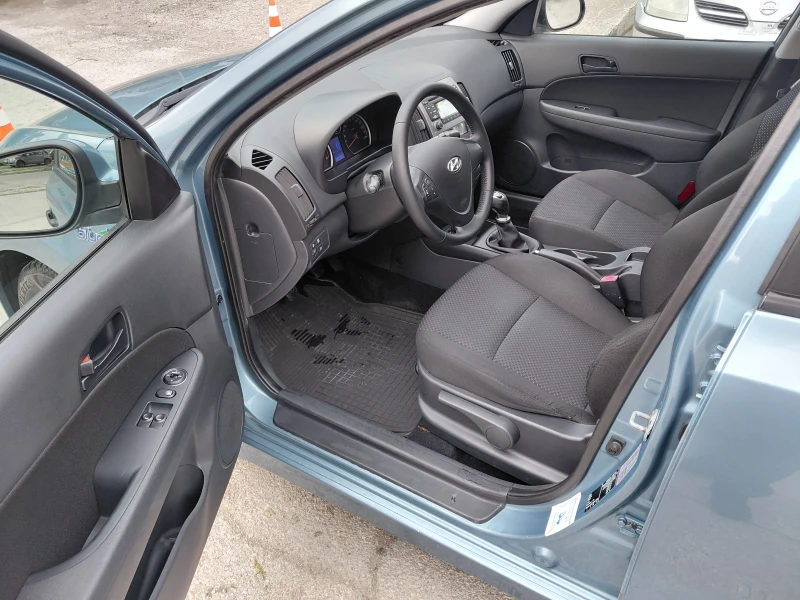 Hyundai I30 CW 1.4i, снимка 9 - Автомобили и джипове - 52084766