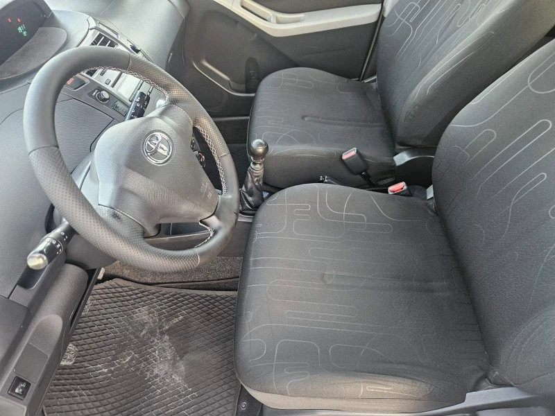 Toyota Yaris Face, снимка 9 - Автомобили и джипове - 52276338