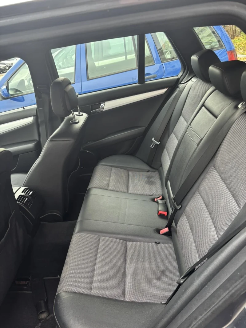 Mercedes-Benz C 180 CGI, снимка 7 - Автомобили и джипове - 52449426