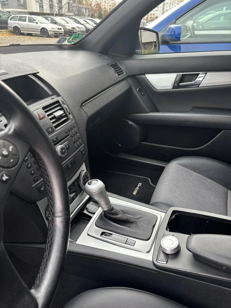 Mercedes-Benz C 180 CGI, снимка 5 - Автомобили и джипове - 52449426