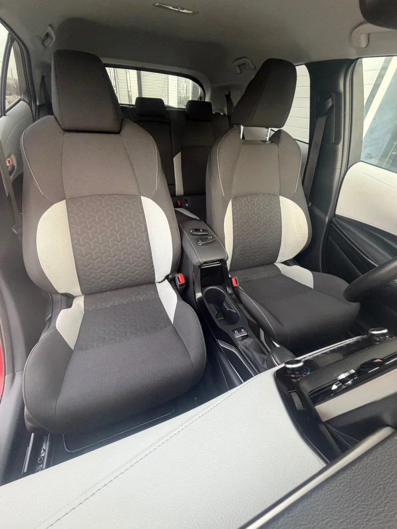 Toyota Corolla 1.8 Hybrid , снимка 7 - Автомобили и джипове - 52630115