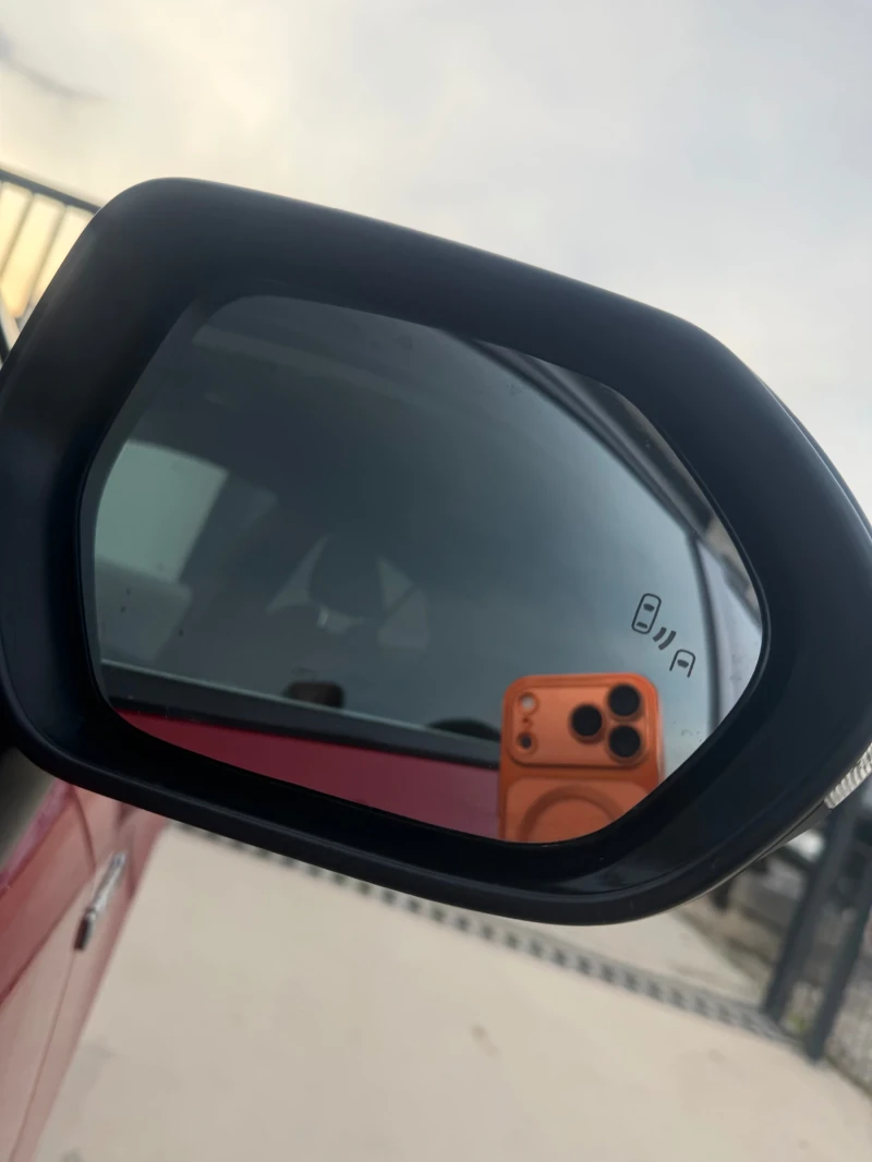 Toyota Corolla 1.8 Hybrid , снимка 12 - Автомобили и джипове - 52630115