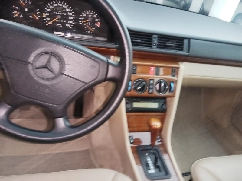 Mercedes-Benz 124 Мерцедес Е280, снимка 8 - Автомобили и джипове - 52927879