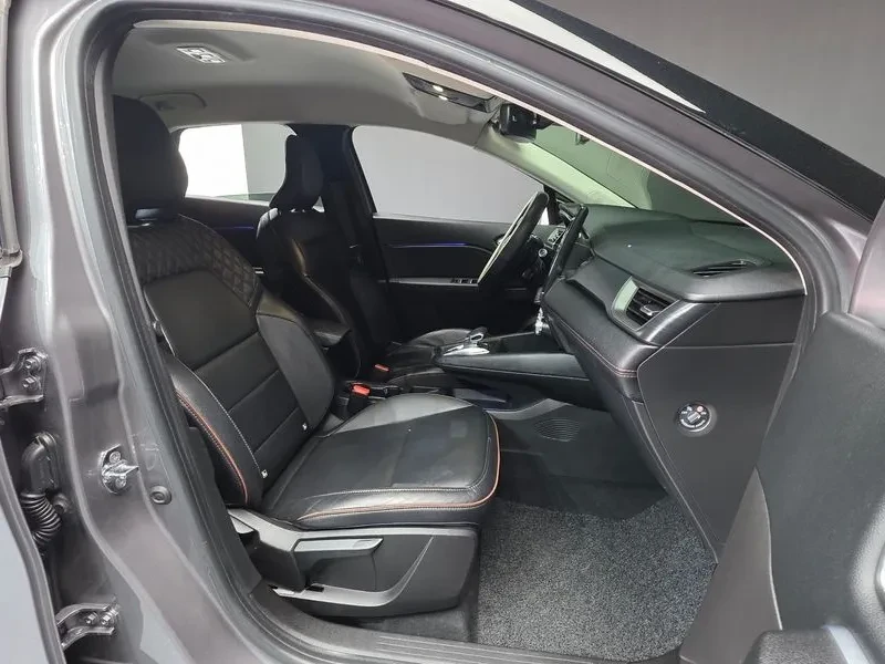 Renault Captur 1.3 TCE EDITION PARIS, снимка 10 - Автомобили и джипове - 55176899