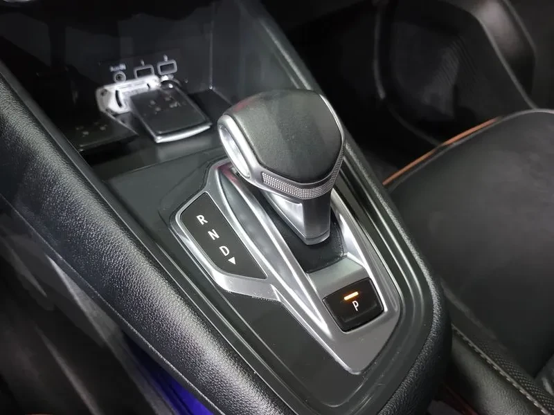 Renault Captur 1.3 TCE EDITION PARIS, снимка 9 - Автомобили и джипове - 55176899