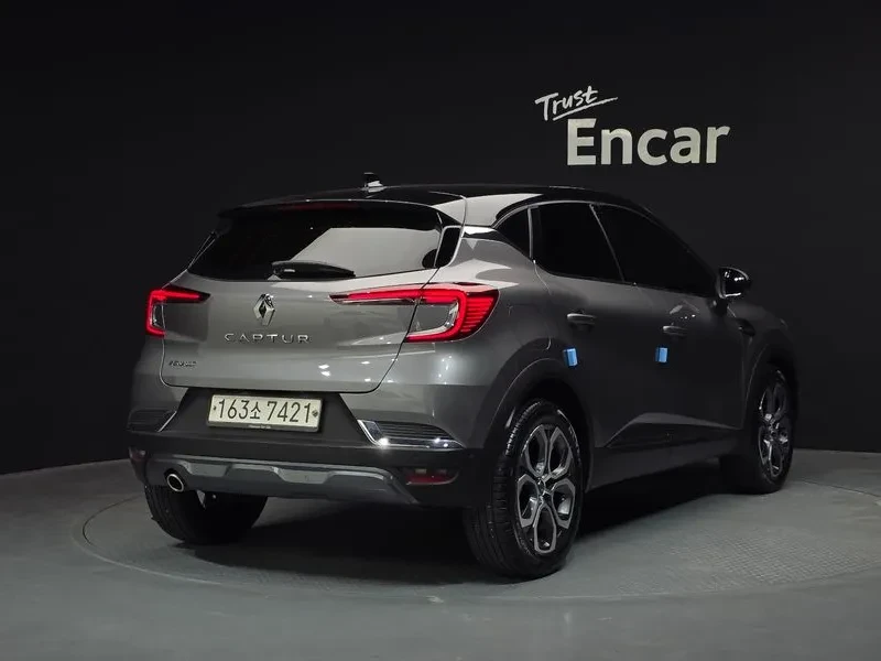 Renault Captur 1.3 TCE EDITION PARIS, снимка 2 - Автомобили и джипове - 55176899