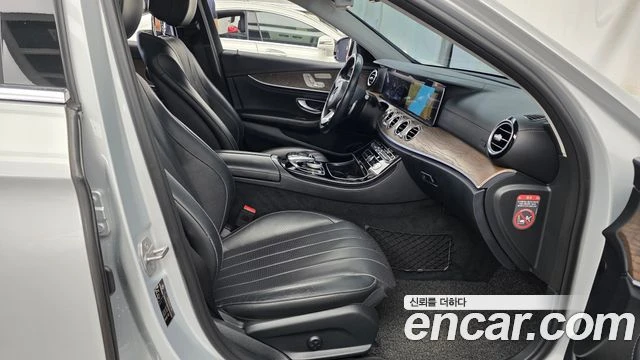 Mercedes-Benz E 300 EXCLUSIVE* ОБДУХВАНЕ* ХЕДЪП* 360КАМЕРА* , снимка 13 - Автомобили и джипове - 55926573