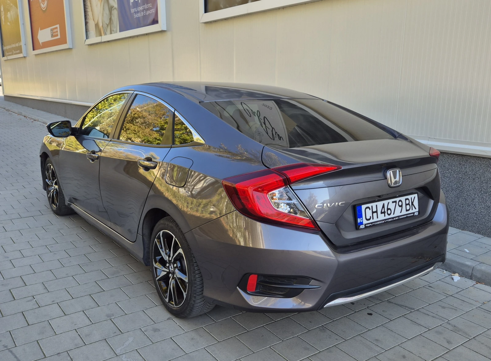 Honda Civic 2.0 * Distronic* Kamera* Перфектен за газ - изображение 4