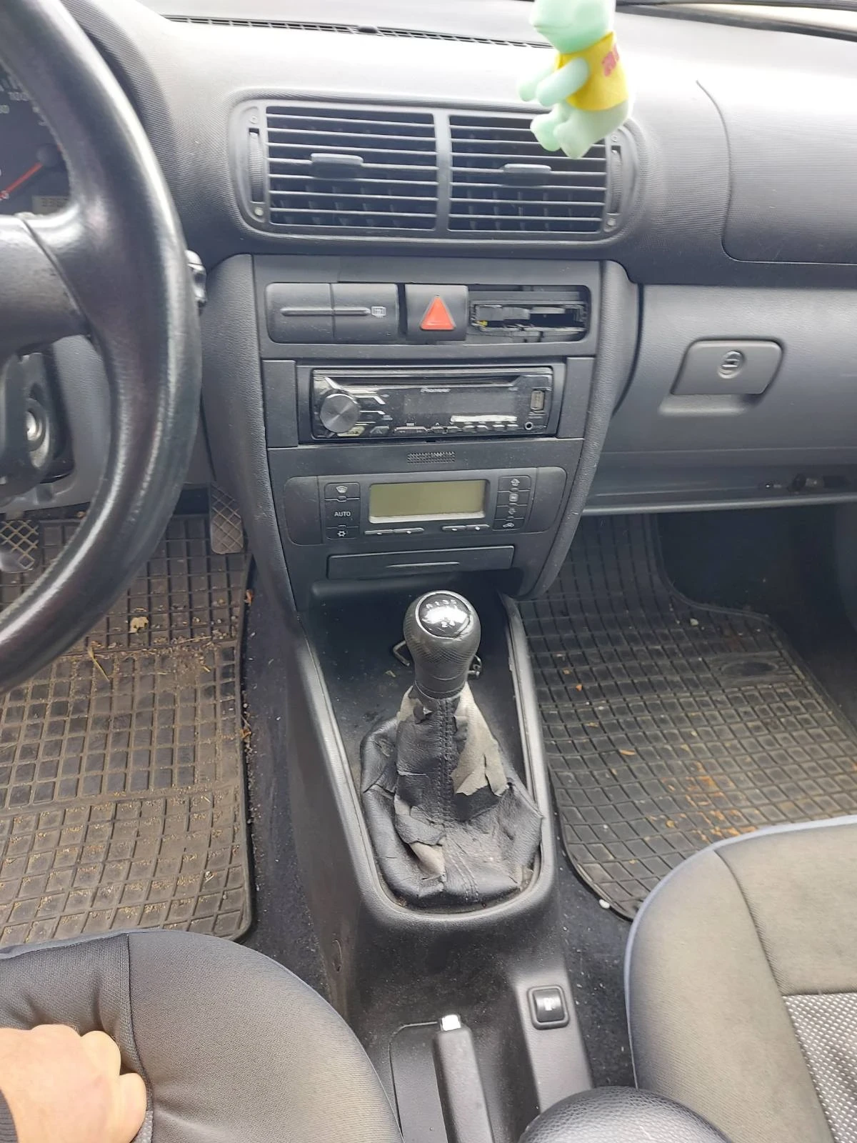 Seat Leon Газ 1.6 101 - изображение 4