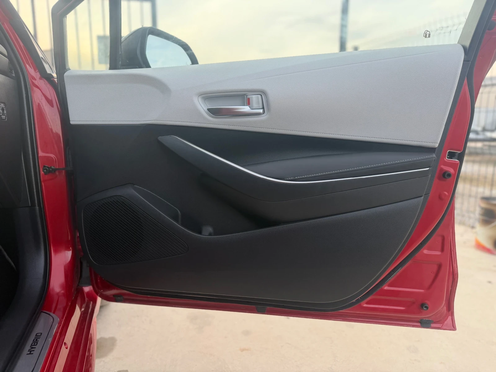 Toyota Corolla 1.8 Hybrid  | Mobile.bg � ����������� 15