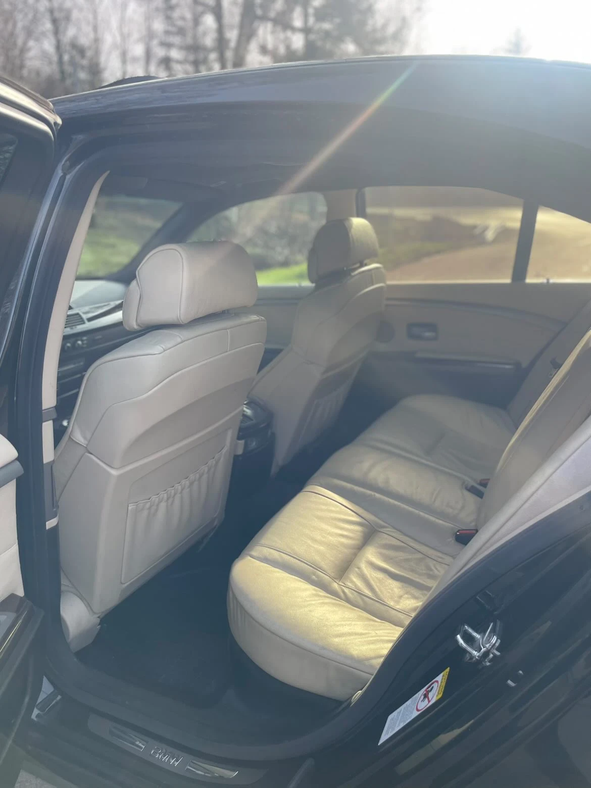 BMW 750  - изображение 6