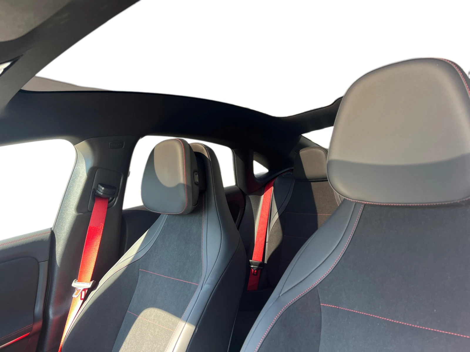 Mercedes-Benz CLA 220 4MATIC, снимка 13 - Автомобили и джипове - 53629652