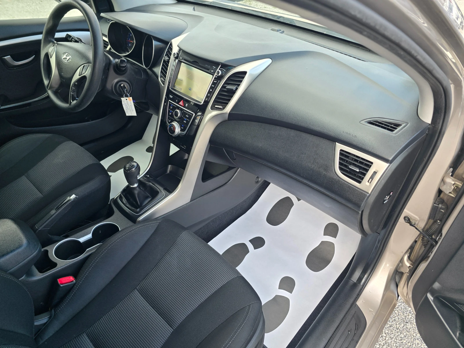 Hyundai I30 1.4I-100K.C-NAVI-EURO6, снимка 11 - Автомобили и джипове - 53861719