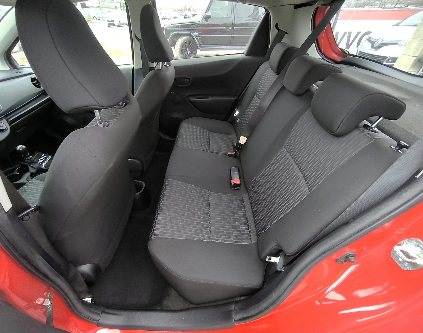 Toyota Yaris 1.33 VVT-i EURO5, снимка 13 - Автомобили и джипове - 54056296