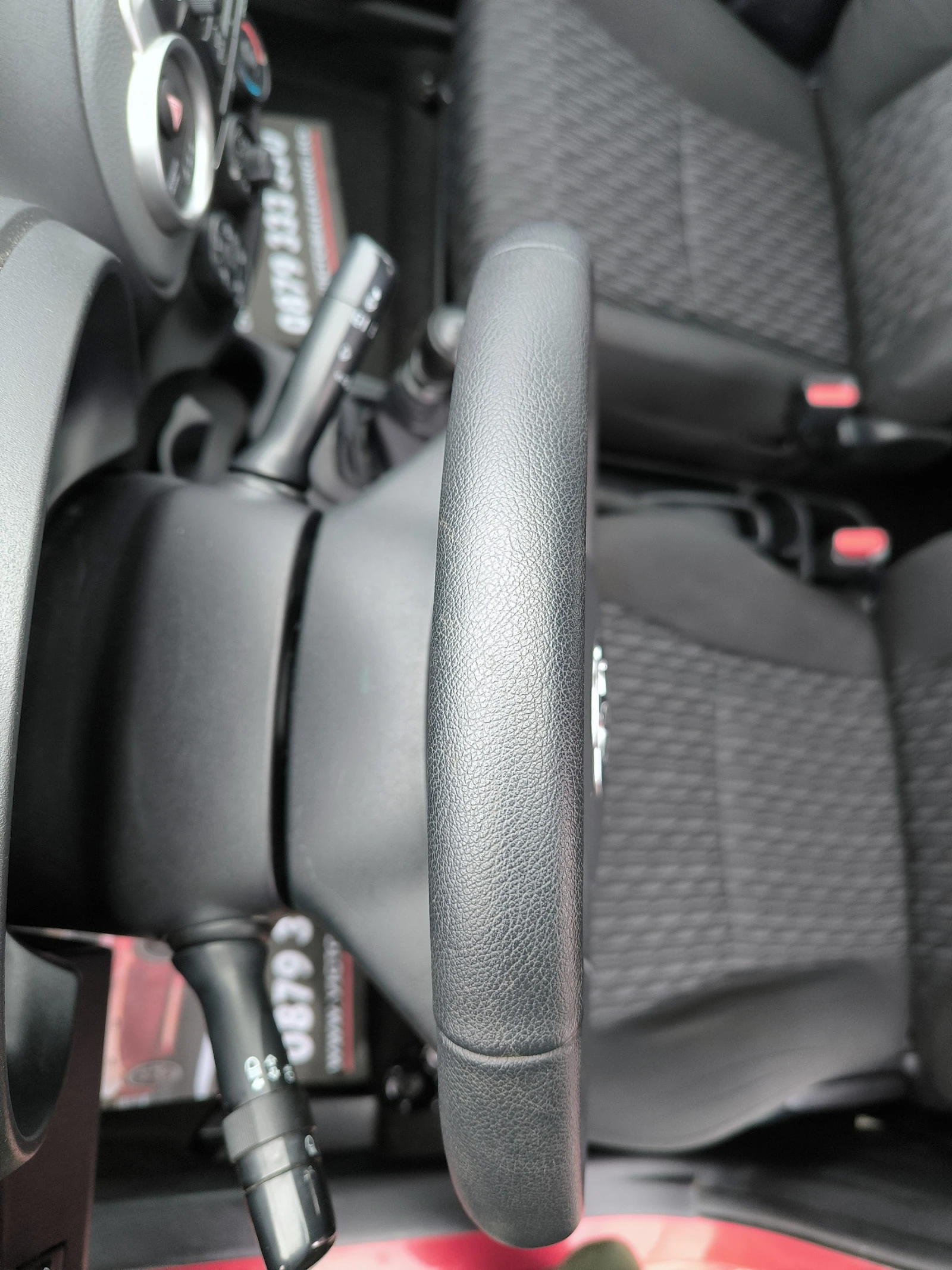 Toyota Yaris 1.33 VVT-i EURO5, снимка 12 - Автомобили и джипове - 54056296