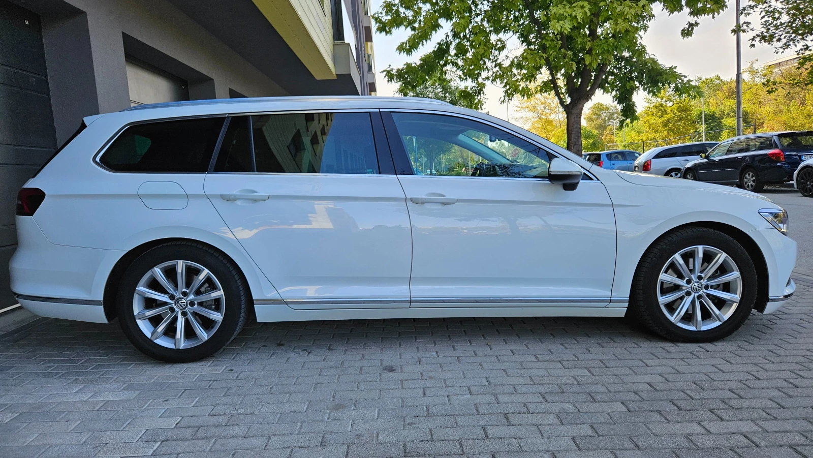 VW Passat 2.0 TDI BM Highline, снимка 3 - Автомобили и джипове - 54441276