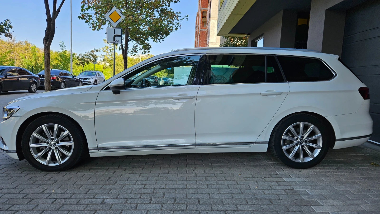 VW Passat 2.0 TDI BM Highline, снимка 2 - Автомобили и джипове - 54441276