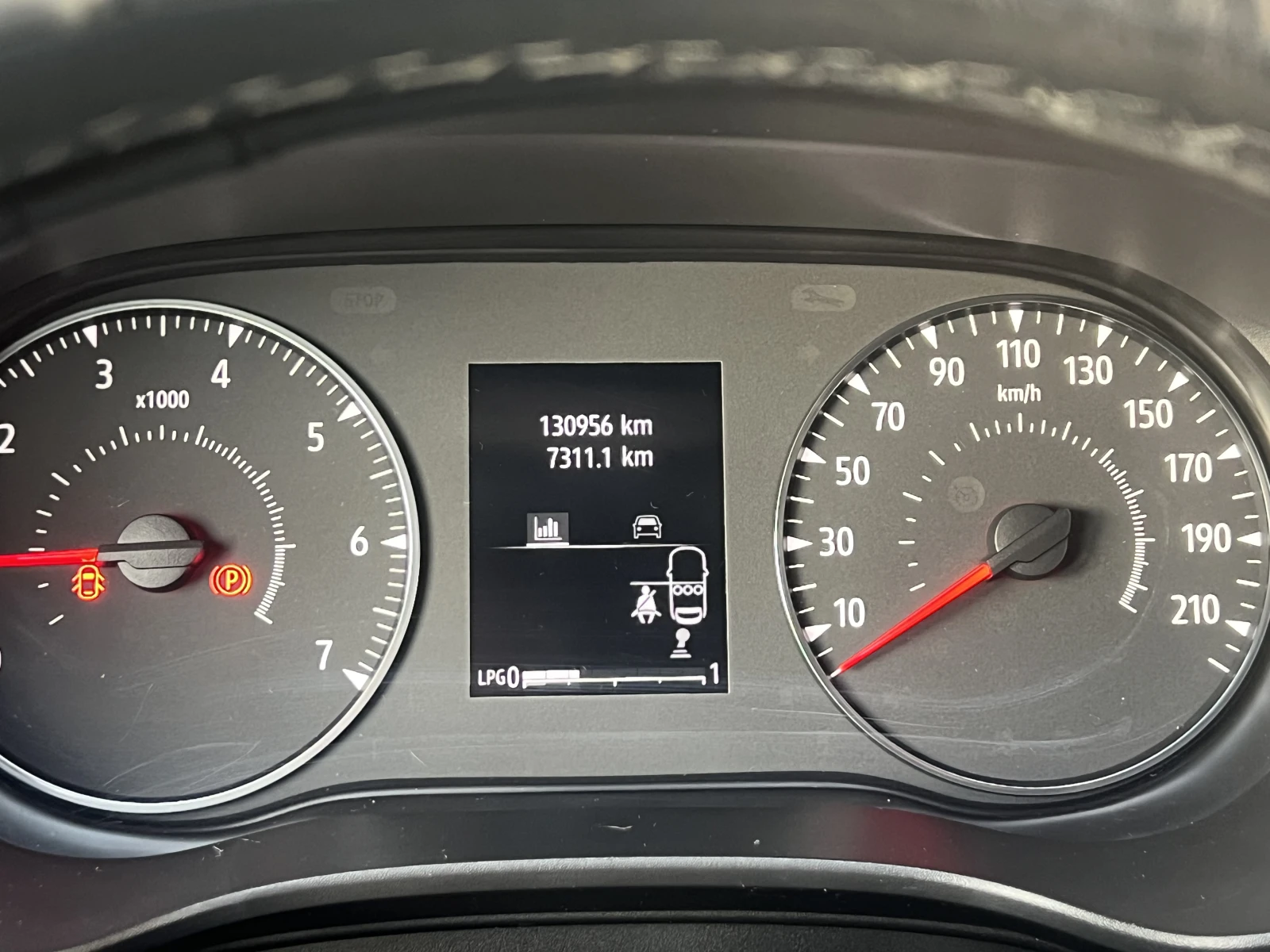 Dacia Sandero Stepway, снимка 6 - Автомобили и джипове - 54600322