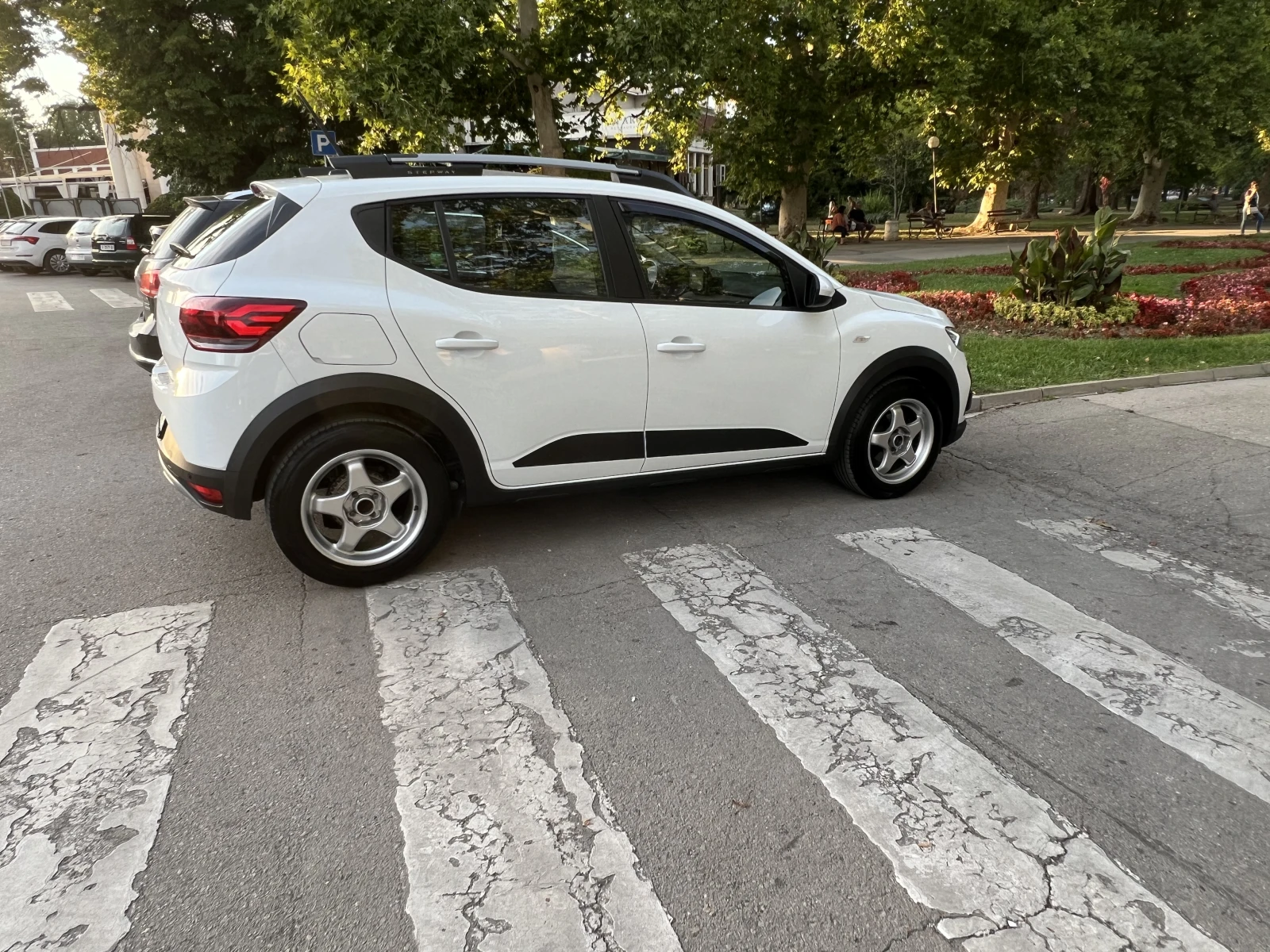 Dacia Sandero Stepway, снимка 10 - Автомобили и джипове - 54600322