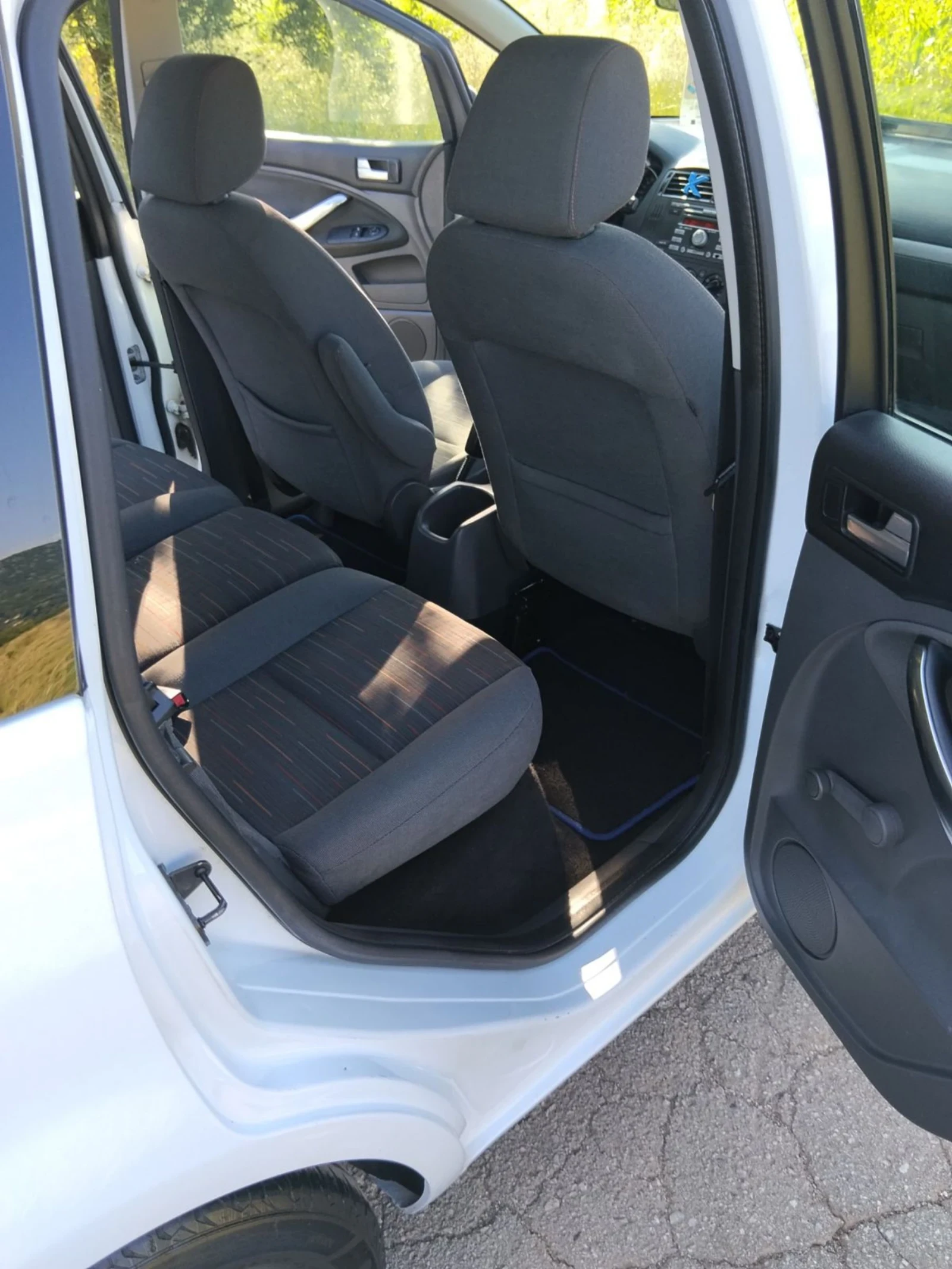 Ford C-max, снимка 11 - Автомобили и джипове - 55136400
