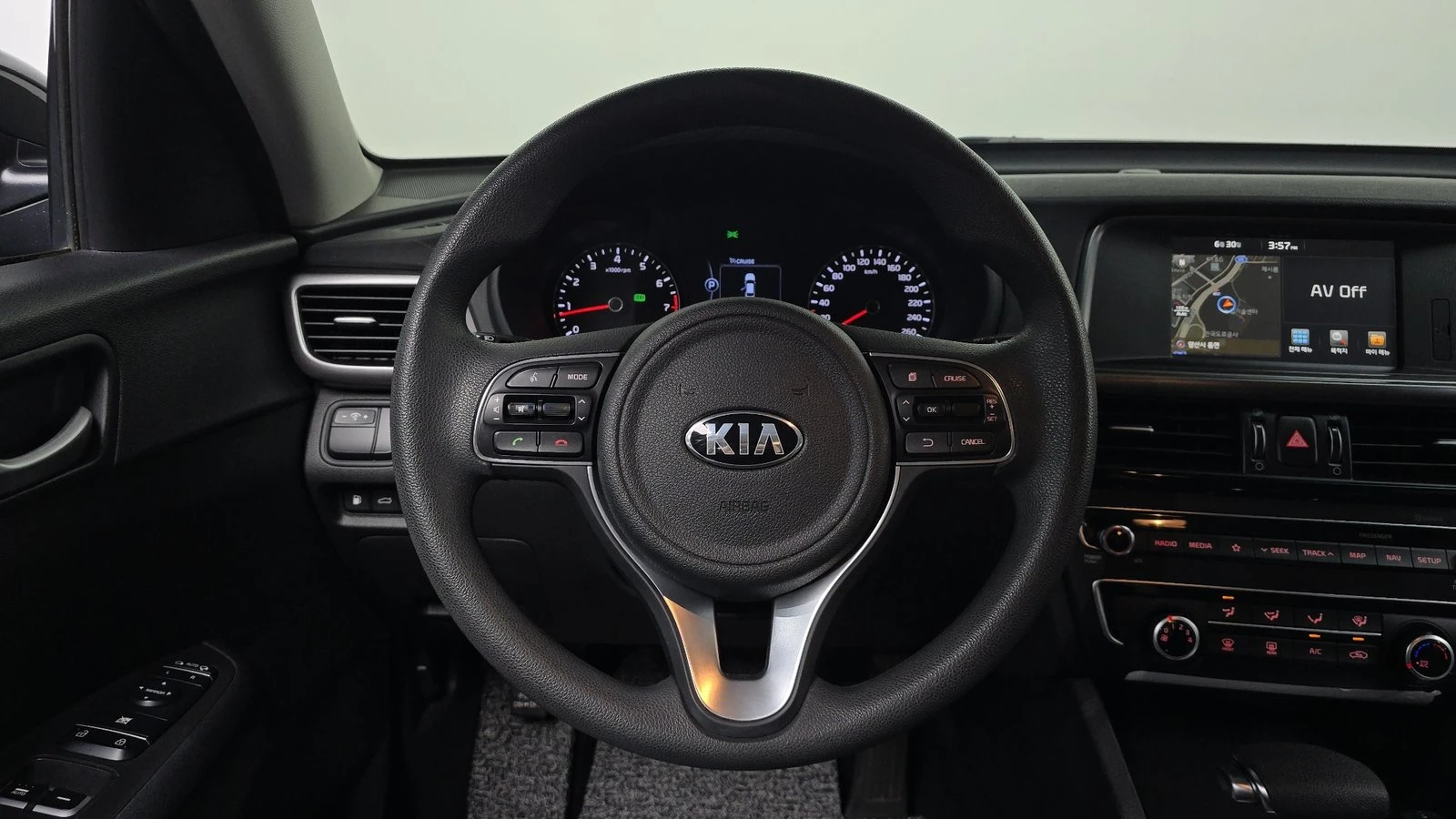 Kia K5 2.0* KEYLESS* КРАЙНА ЦЕНА, снимка 13 - Автомобили и джипове - 55318850