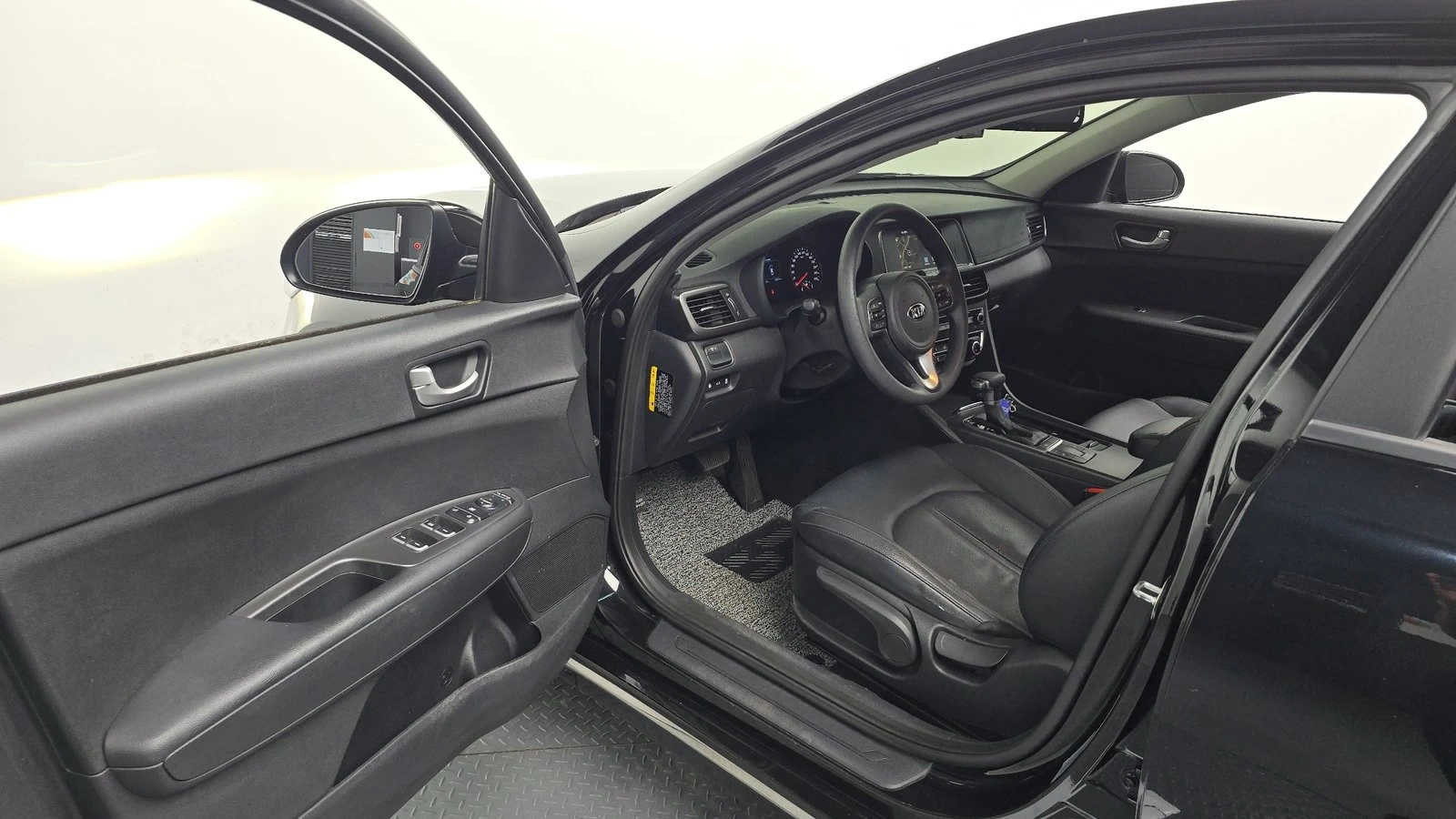 Kia K5 2.0* KEYLESS* КРАЙНА ЦЕНА, снимка 10 - Автомобили и джипове - 55318850