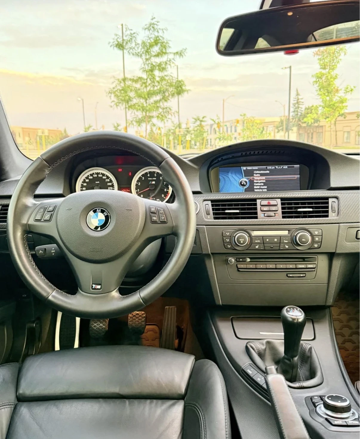 BMW M3 РЪЧКА * ПЪЛНА СЕРВИЗНА ИСТОРИЯ * 42К КМ * СТОКОВА , снимка 10 - Автомобили и джипове - 55449980