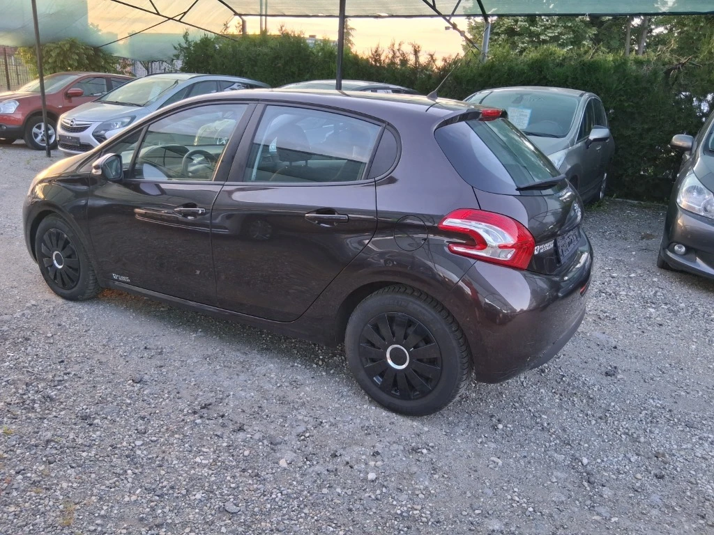 Peugeot 208, снимка 5 - Автомобили и джипове - 55501560