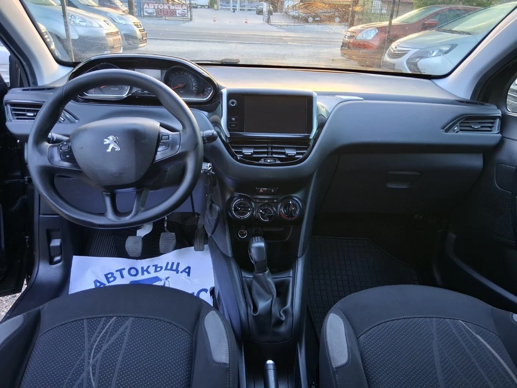 Peugeot 208, снимка 7 - Автомобили и джипове - 55501560