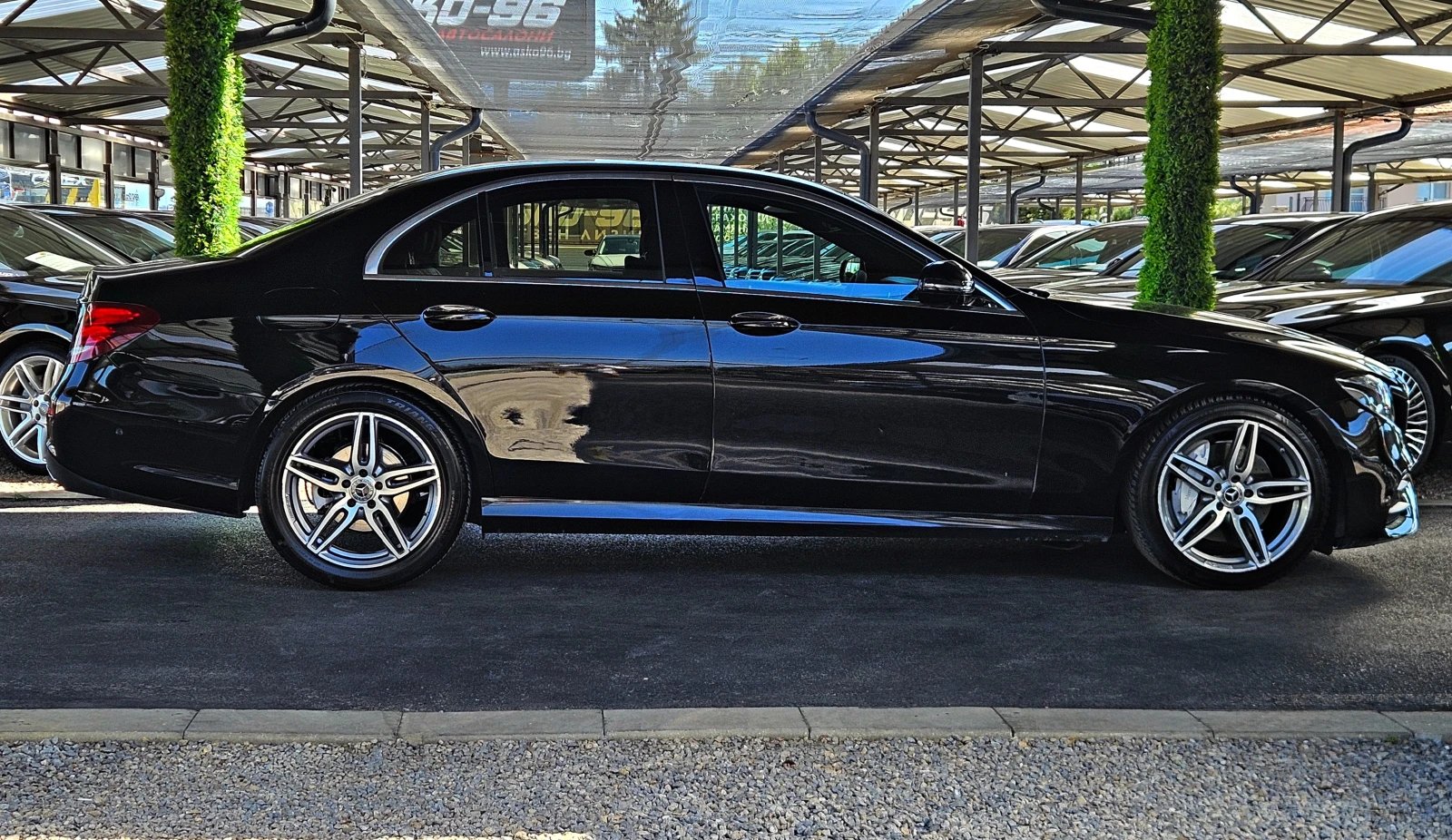 Mercedes-Benz E 220 AMG/GERMANY/360CAMERA/64xAMBIENT/BURMEST/ПОДГР/LIZ, снимка 4 - Автомобили и джипове - 56007464