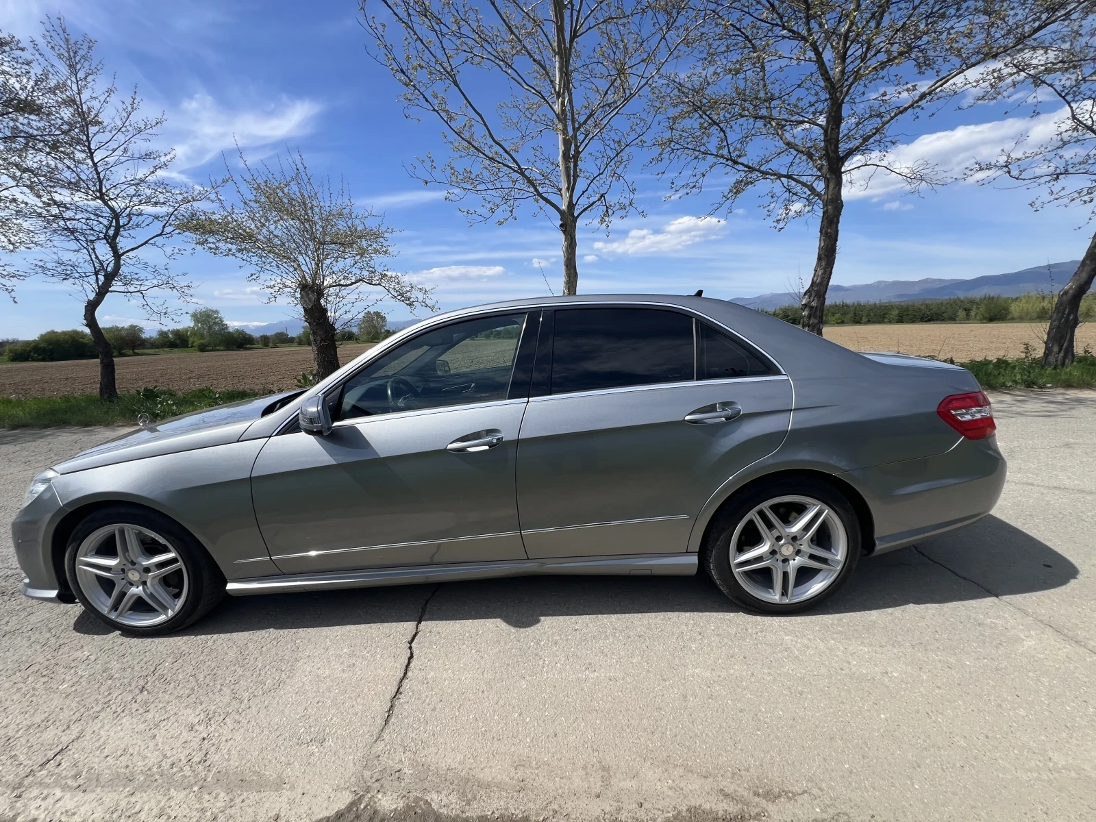 Mercedes-Benz E 350 4matik, снимка 4 - Автомобили и джипове - 56272544