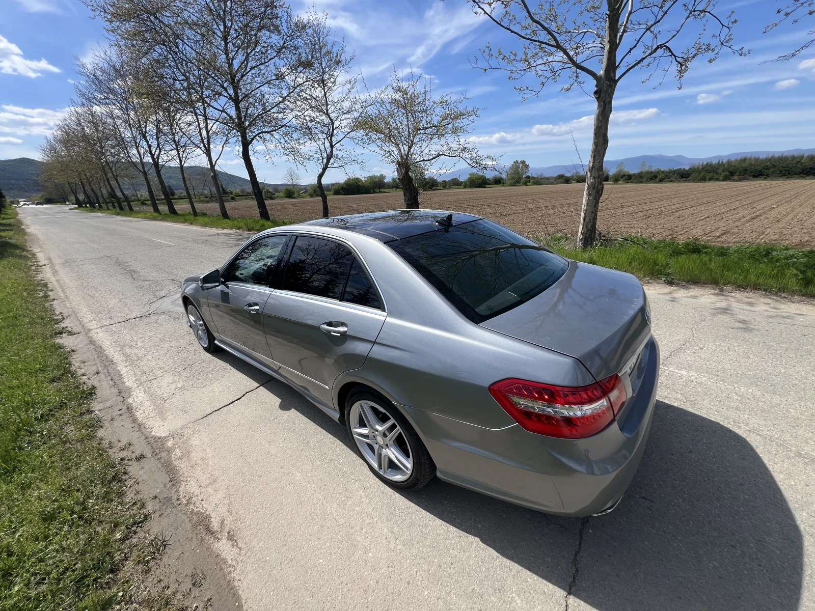 Mercedes-Benz E 350 4matik, снимка 5 - Автомобили и джипове - 56272544