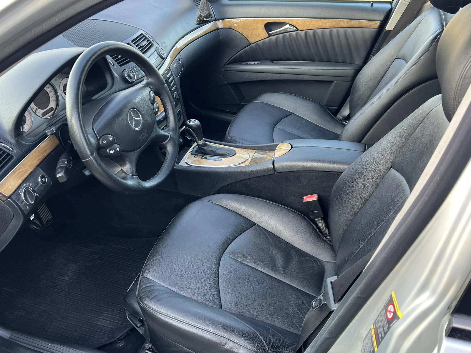 Mercedes-Benz E 320 3.2 CDI, 224K.C., снимка 6 - Автомобили и джипове - 56314400
