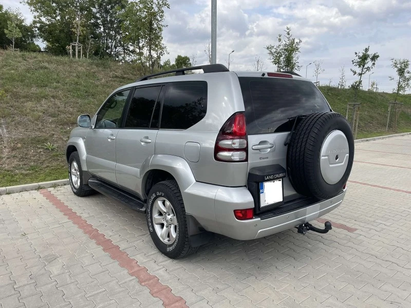 Toyota Land cruiser 3.0 D-4D Automatic, снимка 3 - Автомобили и джипове - 42352022