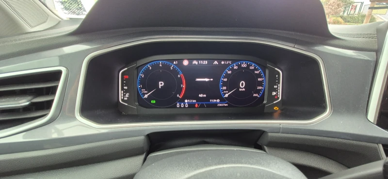 VW T-Roc Style 2.0 TSI OPF 4MOTION DSG, снимка 6 - Автомобили и джипове - 52757413