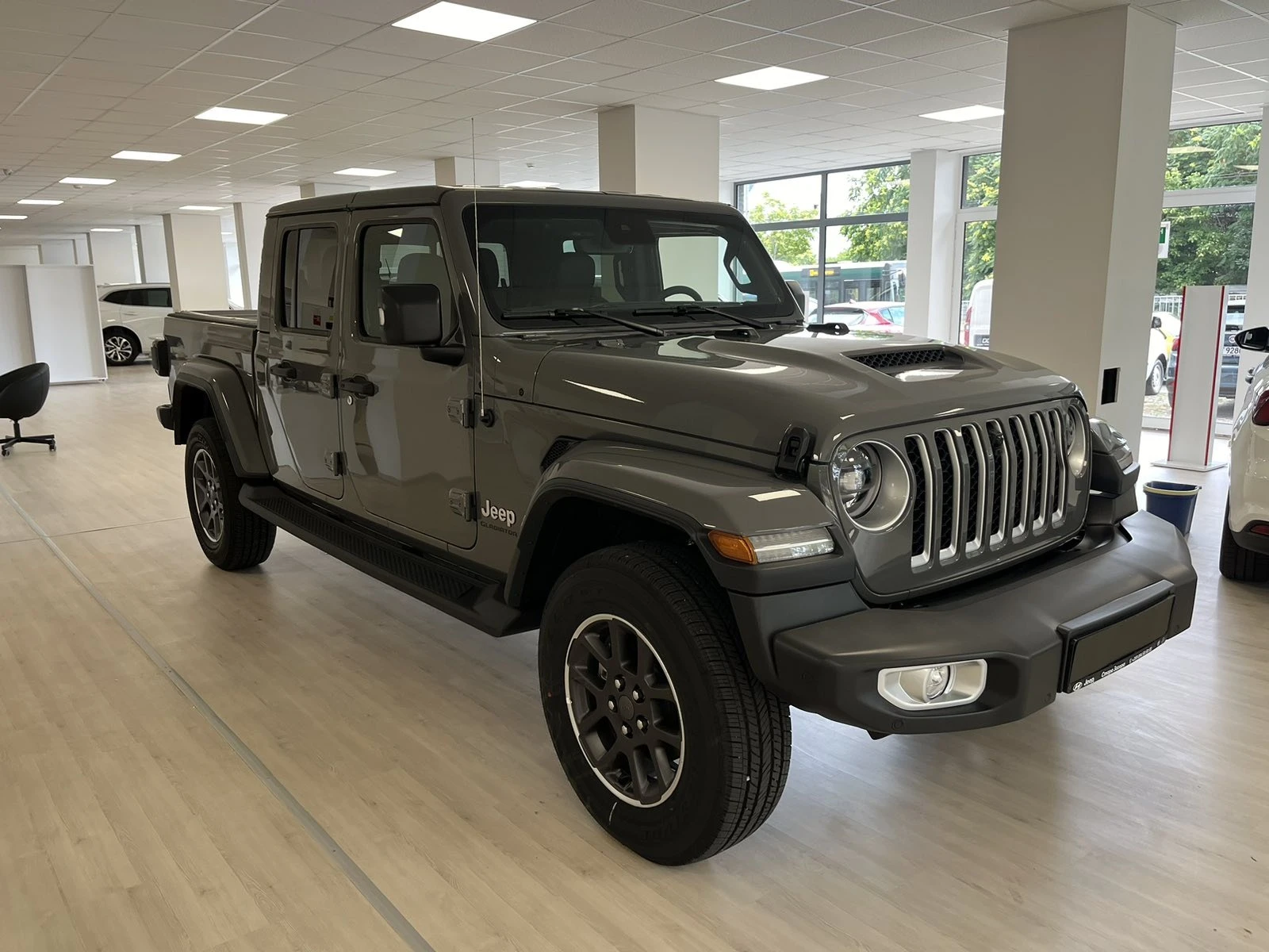 Jeep Wrangler JEEP GLADIATOR OVERLAND 3.0 V6 - изображение 3