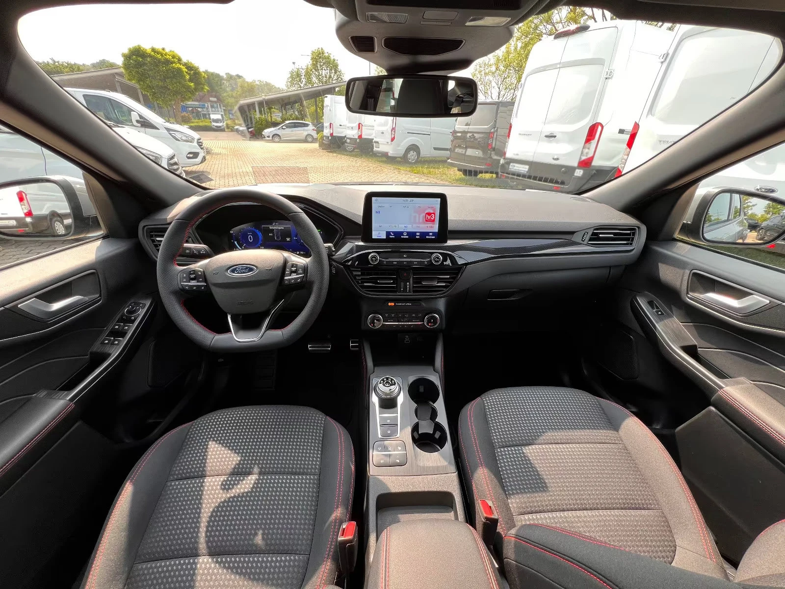 Ford Kuga ST-LINE/224HP/CARPLAY/HUD/AMBI/NIGHT/KLESS/394f | Mobile.bg   12
