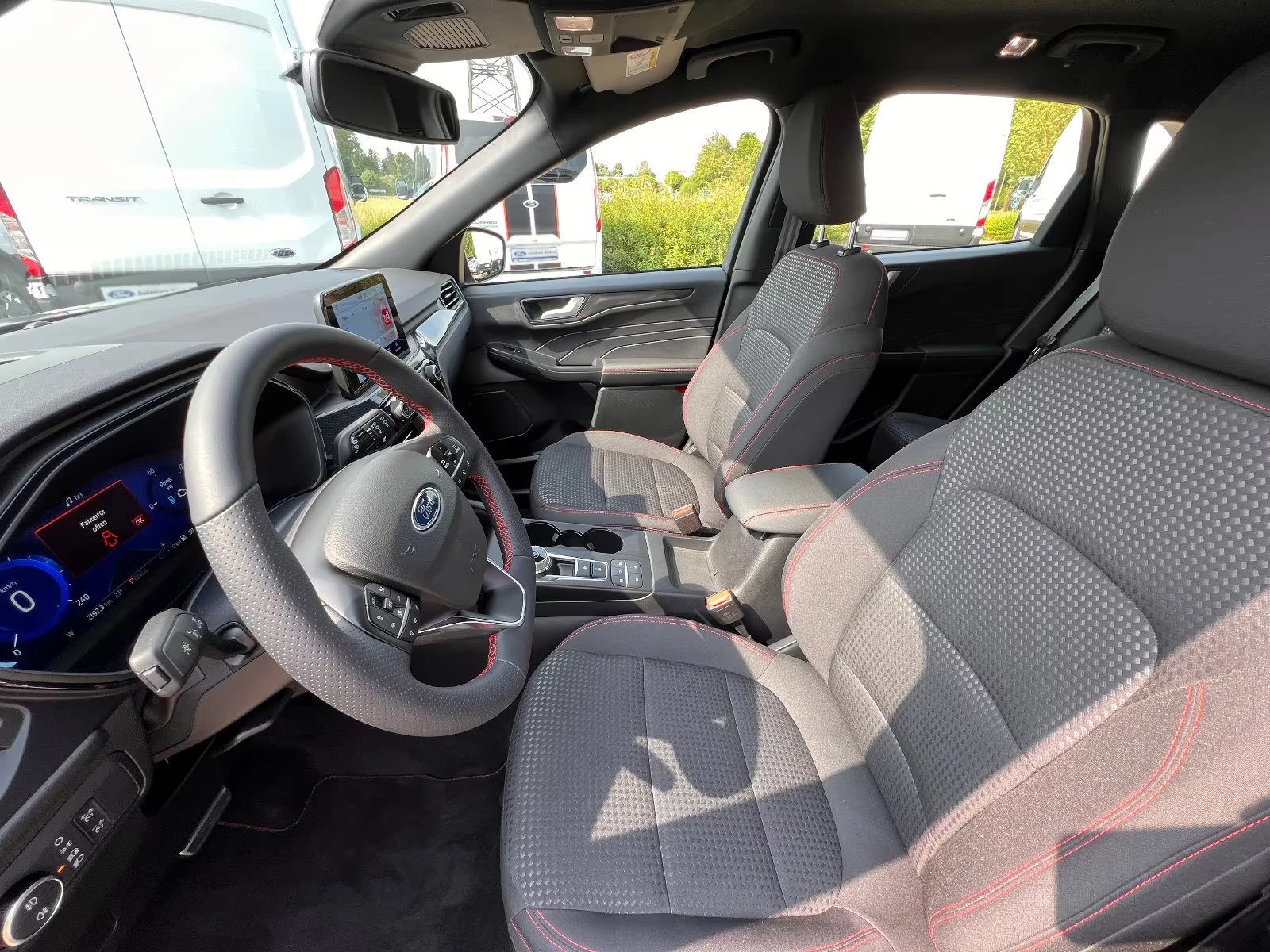 Ford Kuga ST-LINE/224HP/CARPLAY/HUD/AMBI/NIGHT/KLESS/394f | Mobile.bg   11